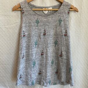 C&C 100% linen tank. Cactus/flower print. Light weight/breathable. Grey/gray/red